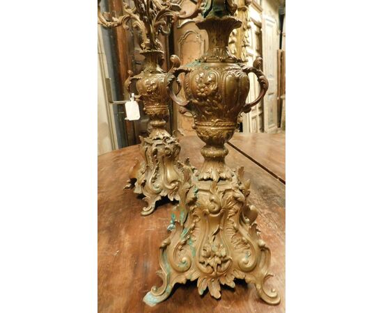 LAMP231 - Coppia di candelabri in bronzo, epoca '800, cm L 27 x H 56 x P 27