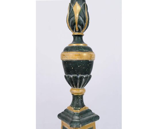Serie di quattro antichi candelieri italiani in legno - O/6196