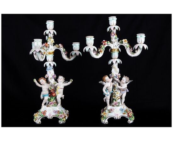 Coppia di candelabri in porcellana Manifattura di Vienna del 1800 a quattro fiamme