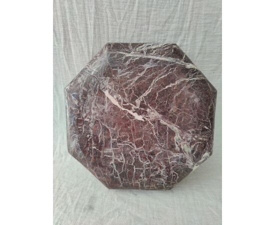 Magnifica acquasantiera ottagonale Genovese in marmo rosso Levanto - Genova - 37 x 37 cm
