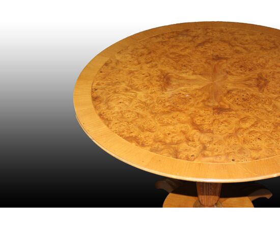 Tavolino basso stile Biedermeier in legno di olmo e radica di olmo