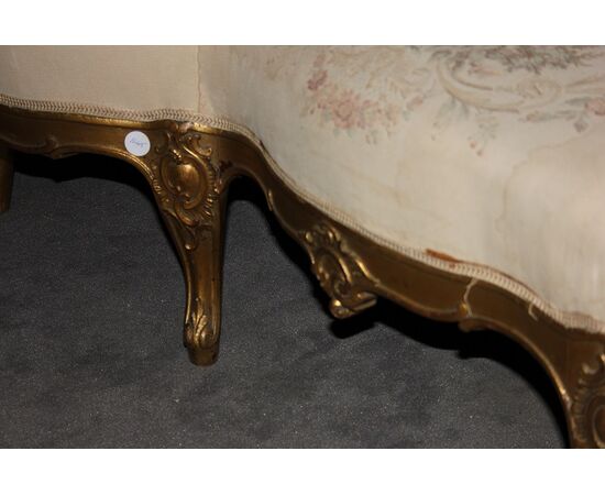 Divano Confident francese del 1800 stile Luigi XV in legno dorato