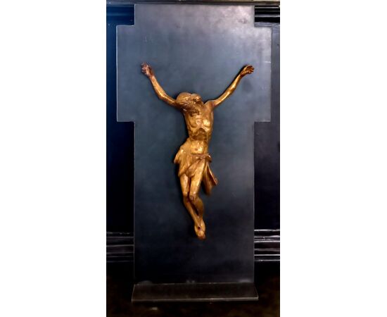 Cristo in legno intagliato e dorato