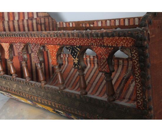 Antica culla fiorentina epoca XVII sec in legno e tessuti antichi . Mis 80 x 38 h40