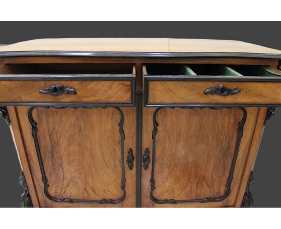 Sideboard in walnut with two doors