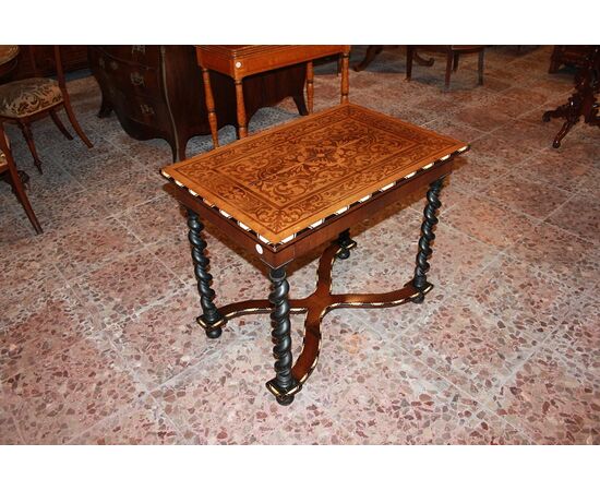 Tavolino olandese di metà 1800 francese di gusto olandese con torchon intarsiato