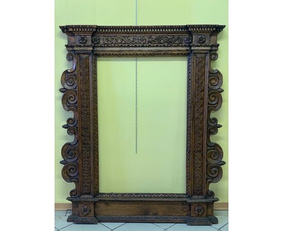16th century carved frame, 120 x77     