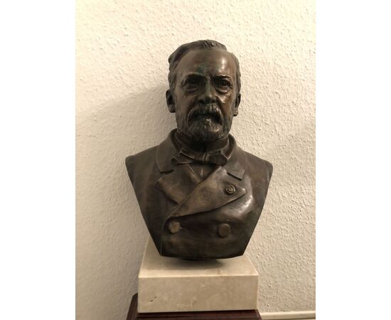 Busto di bronzo "Louis Pasteur", di A. GAUDEZ