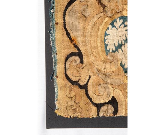 Fragment of an ancient Flemish tapestry - B / 876 -     