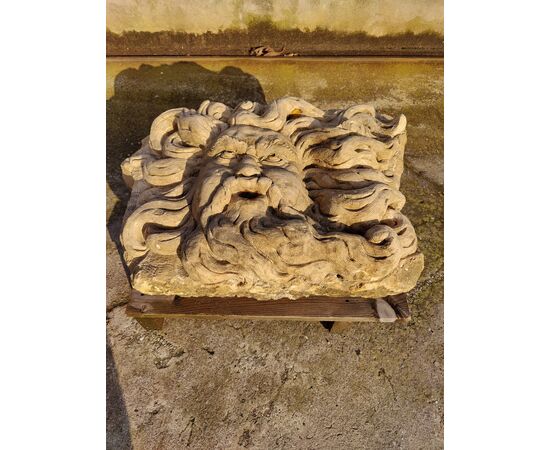 Magnifico mascherone / bocca da fontana in pietra - 68 x 48 cm