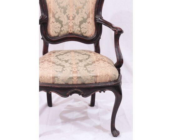 Armchair in walnut, Veneto, Louis XV     