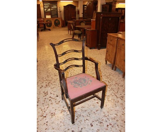 Gruppo di 8 sedie Inglesi stile Regency del 1800 in legno di mogano con seduta ricamata a piccolo punto