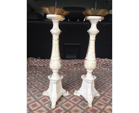 COUPLE OF LACQUERED AND GOLDEN LEAF CANDLESTICKS WITH GOLD LEAF - NEOCLASSIC     