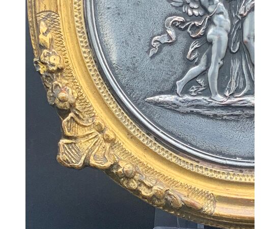 BAS-RELIEF IN SILVER-PLATED COPPER &quot;VENUS WITH ANGELS&quot; - XIX CENT.     
