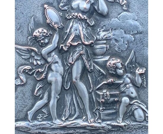 BAS-RELIEF IN SILVER-PLATED COPPER &quot;VENUS WITH ANGELS&quot; - XIX CENT.     