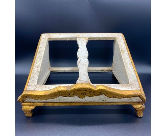 LACQUERED AND GOLDEN FIXED STAND - LUIGI FILIPPO     