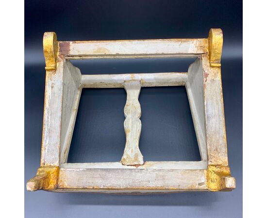 LACQUERED AND GOLDEN FIXED STAND - LUIGI FILIPPO     