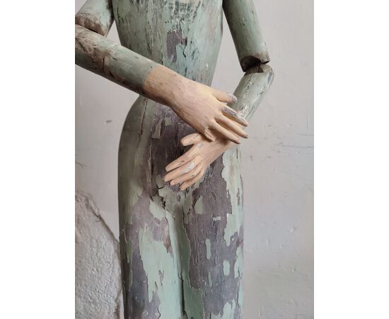Bellissima bambola in legno con basamento - H 140 cm