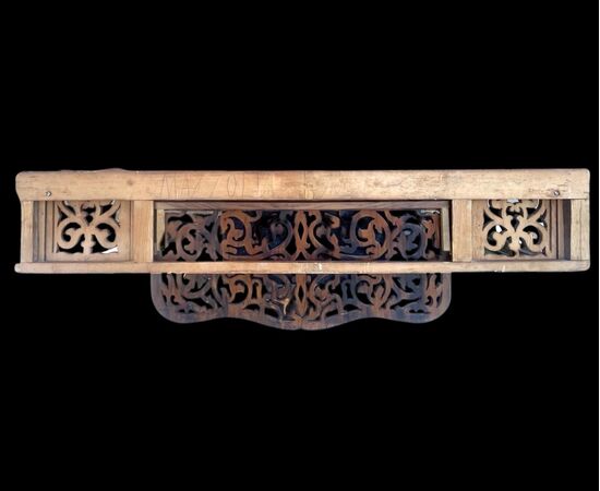 Reggi - spartito in legno di palissandro traforato con motivi vegetali stilizzati.Periodo Luigi Filippo.