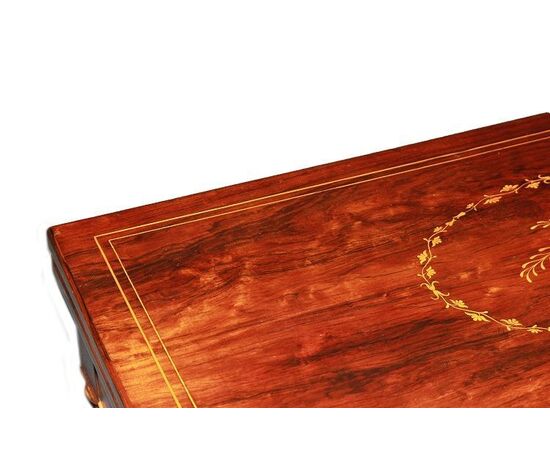 Tavolino francese della prima metà del 1800 stile Carlo X in legno di palissandro con intarsi