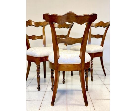 Gruppo di quattro sedie intarsiate Carlo X . Inizio XIX secolo 