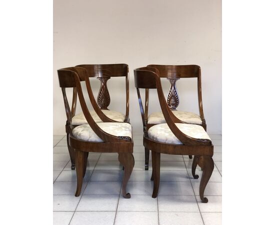 Group of four Empire walnut feather chairs in the cockpit. nineteenth century     