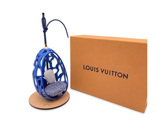LOUIS VUITTON Accessorio Home Decor in Plastica Col. Blu Cocoon Hanging Chair M