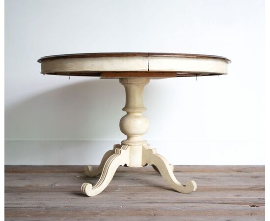 Tavolo rotondo in legno allungabile