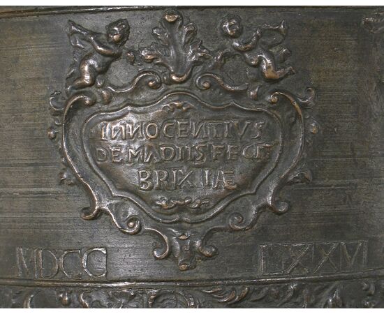 Mortaio in bronzo firmato e datato:   "Innocentius De Madiis fecit Brixiae" MDCC LXXV (Brescia, 1775)