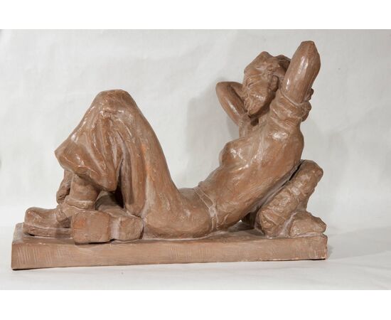 "Riposo in montagna" scultura in terracotta - O/7966