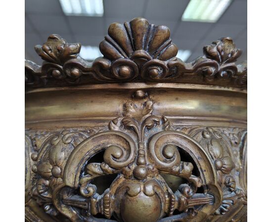 Centrotavola o alzata in bronzo del XIX secolo 
