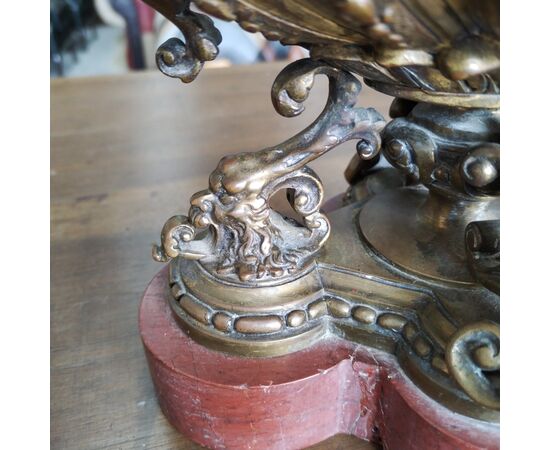 Centrotavola o alzata in bronzo del XIX secolo 