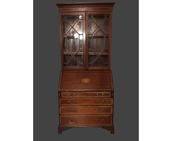 Cabinet with drawers and cabinet, prominence with a show