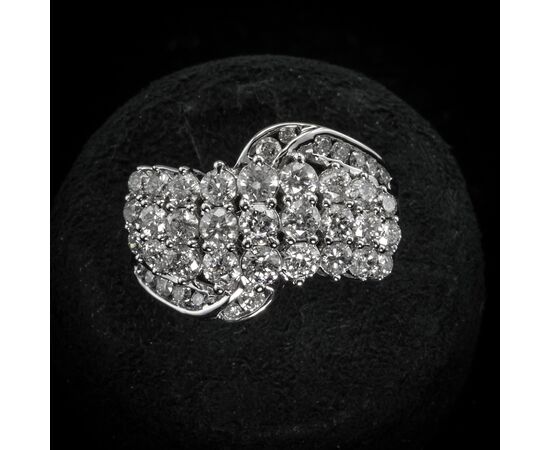 Band ring with diamonds 2 ct.     