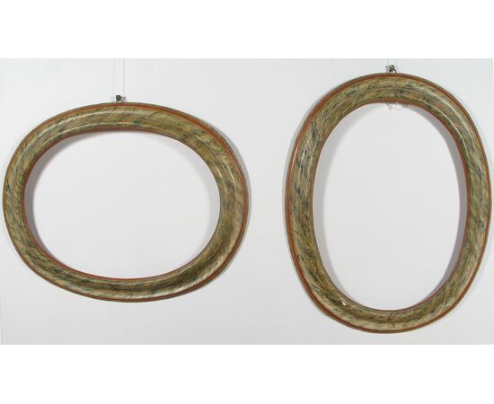 Coppia di cornici ovali marmorizzate, Veneto, Luigi XIV°