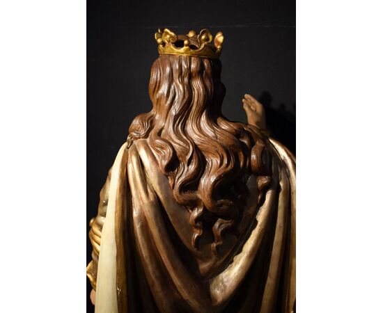  "Santa Caterina" Grande scultura lignea policroma e argentata