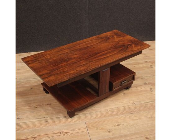 Italian design coffee table from the 20th century