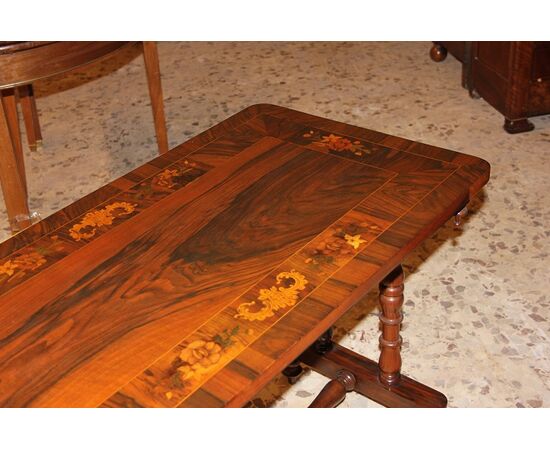 Tavolino da Salotto Rettangolare Inglese del 1800 in Noce e Radica di Noce Intarsiato