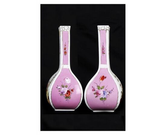 Coppia di vasi monofiore in porcellana del 1800 decorata manifattura Dresda