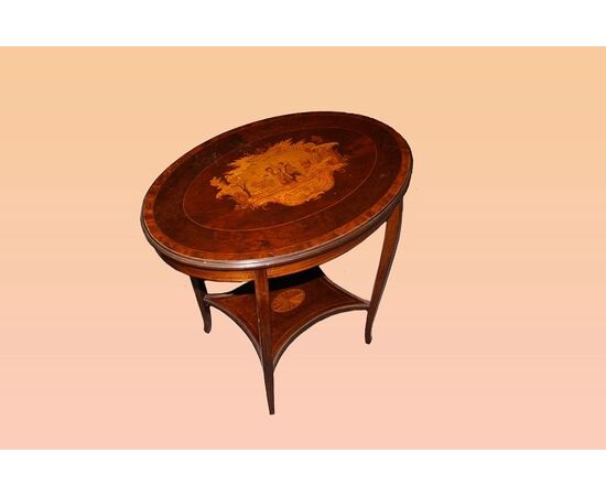 Antico tavolino del 1800 inglese vittoriano con intarsio pirografato con personaggi scena agreste in mogano