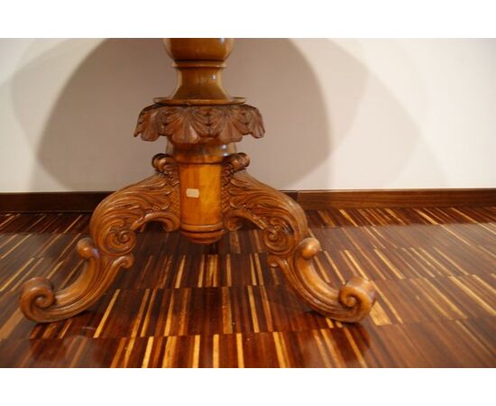 Tavolino ovale in betulla stile Biedermeier del 1800