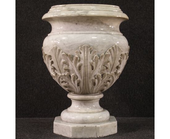 Great 19th century Italian marble vase