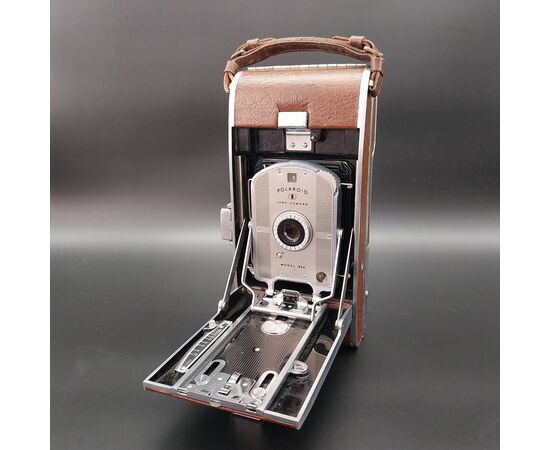 Fotocamera a soffietto Polaroid Land Camera modello 95A, 1955. 