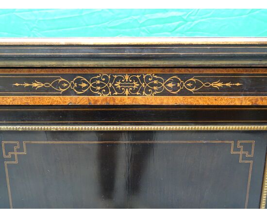Credenza Vittoriana intarsiata con cassetto, vetri e chiavi originali Fine 1800