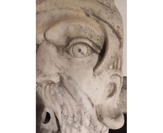 Mascherone in marmo di Carrara
