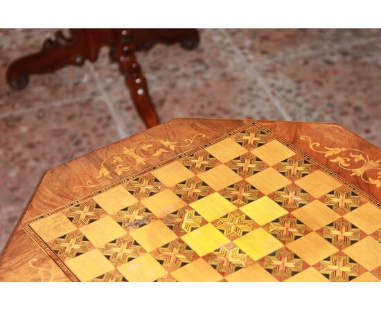 Tavolino Da Lavoro Inglese Riccamente intarsiato Stile Vittoriano in Legno di Noce