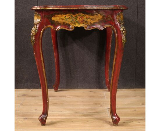Tavolino veneziano in legno del XX secolo