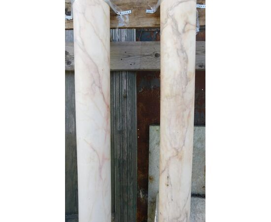 DARS623 - N. 4 colonne in marmo, epoca '900, misurano cm L 25 x P 25 x H 217  