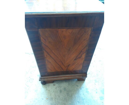 Small chest of drawers     