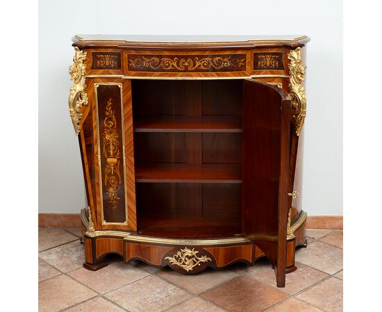 Credenza antica Napoleone III Francese in legni esotici pregiati con innesti di elementi in bronzo dorato. Periodo XIX secolo.